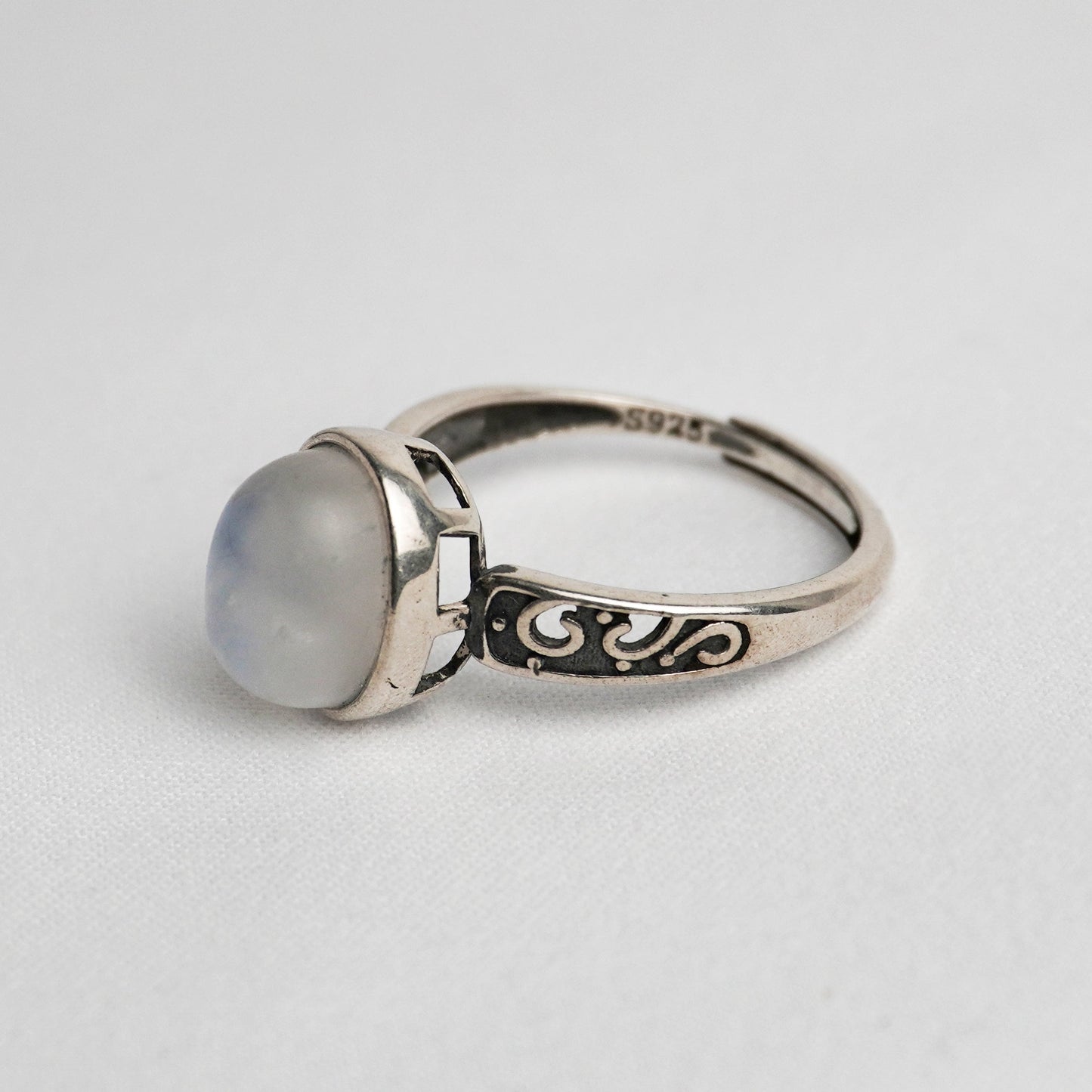 Anello in argento 925 con pietra di luna