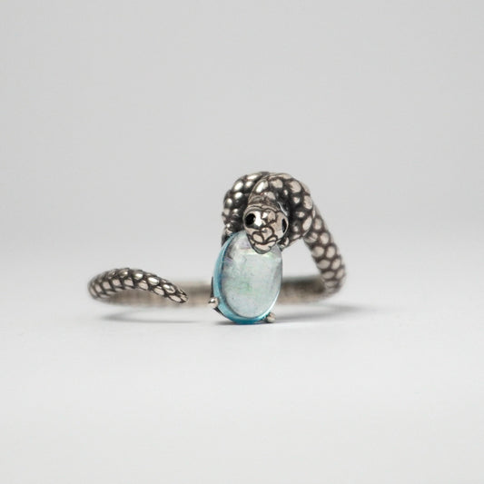 Anello in argento 925 con acquamarina – Design serpente