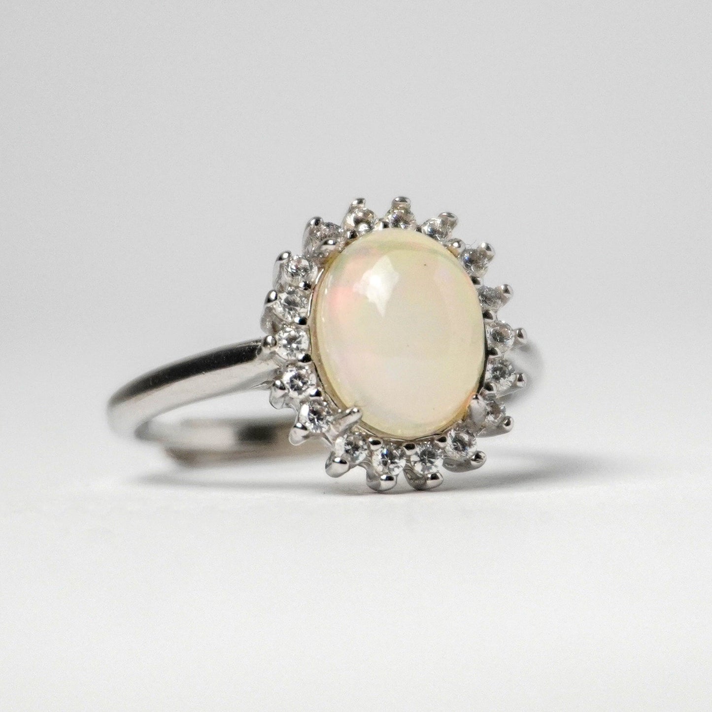 Anello in argento 925 con Pietra del Sole – Design Floreale