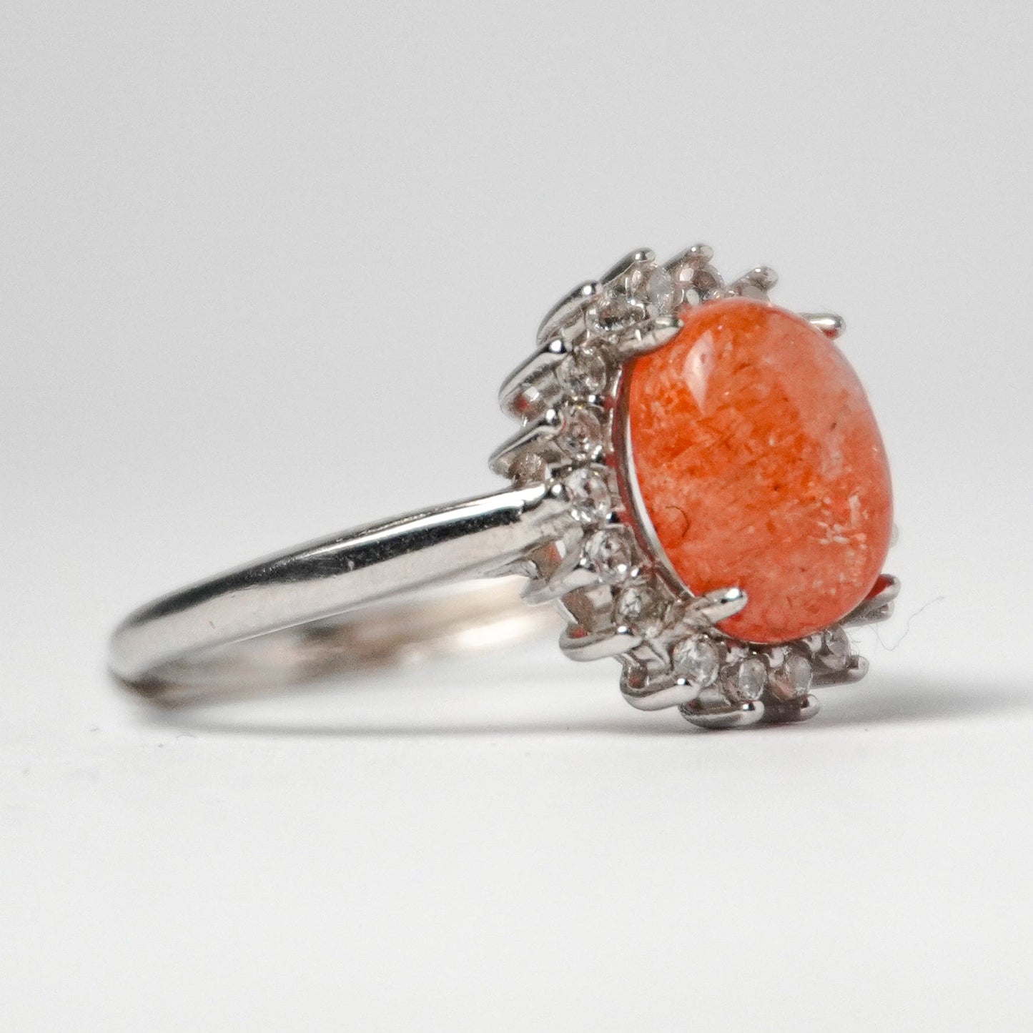 Anello in argento 925 con Pietra del Sole – Design Floreale
