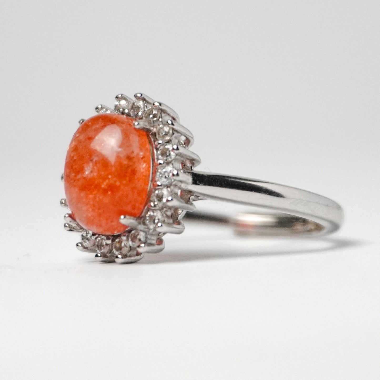 Anello in argento 925 con Pietra del Sole – Design Floreale