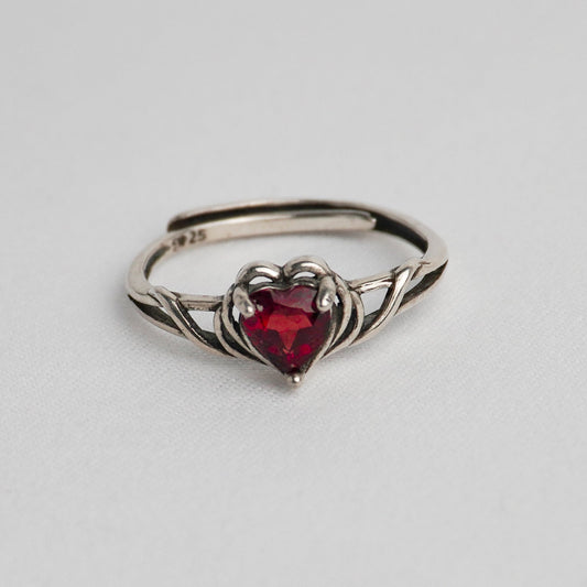 Anello in argento 925 con granato - Design Cuore