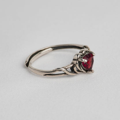 Anello in argento 925 con granato - Design Cuore