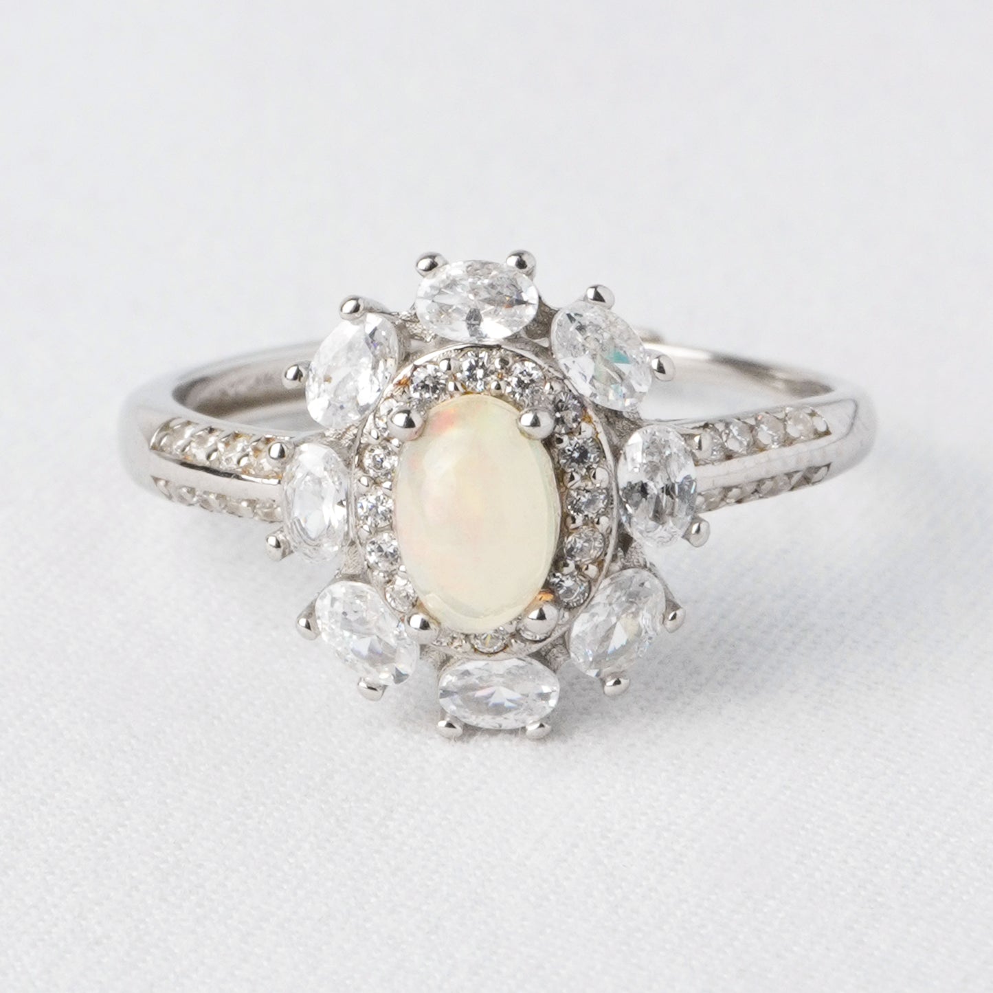 Anello Fiore Iridescente – Opale
