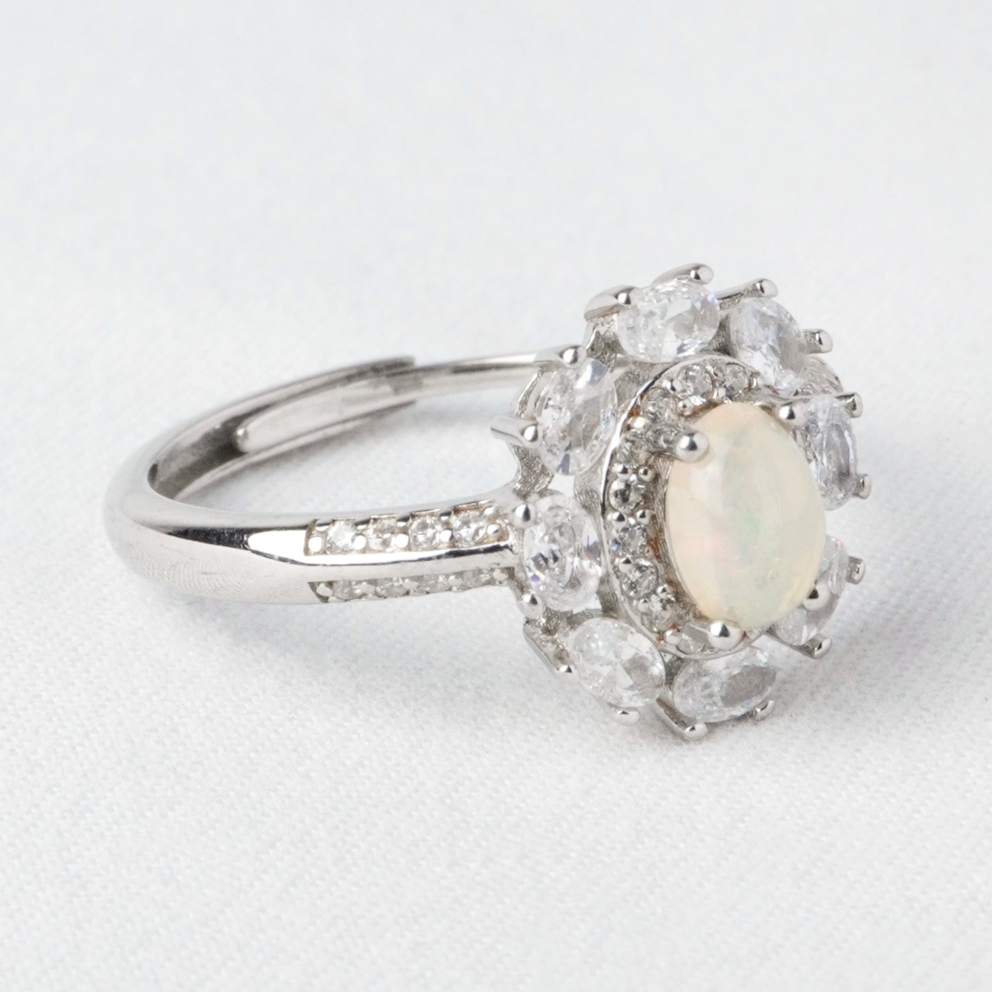 Anello Fiore Iridescente – Opale