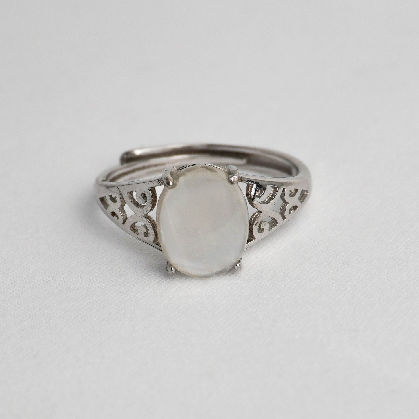Anello in argento 925 con pietra di luna