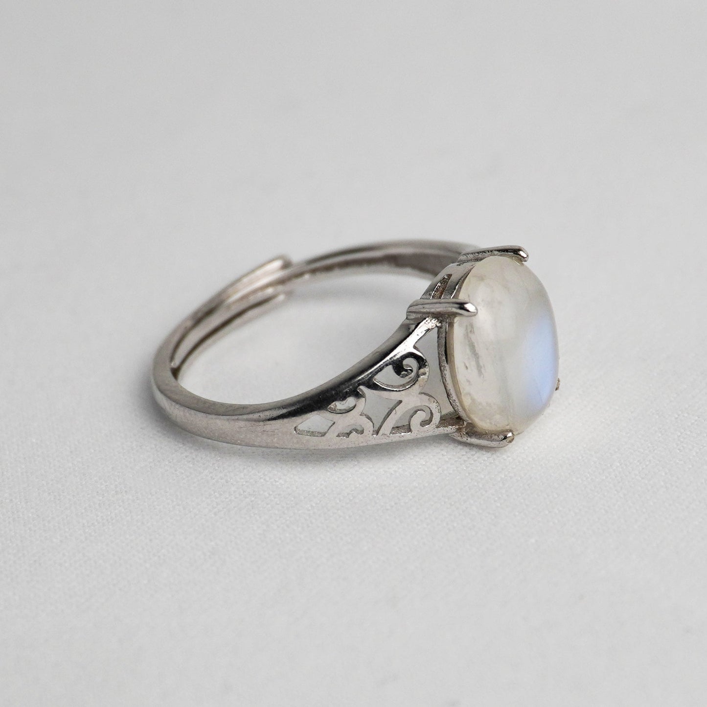 Anello in argento 925 con pietra di luna
