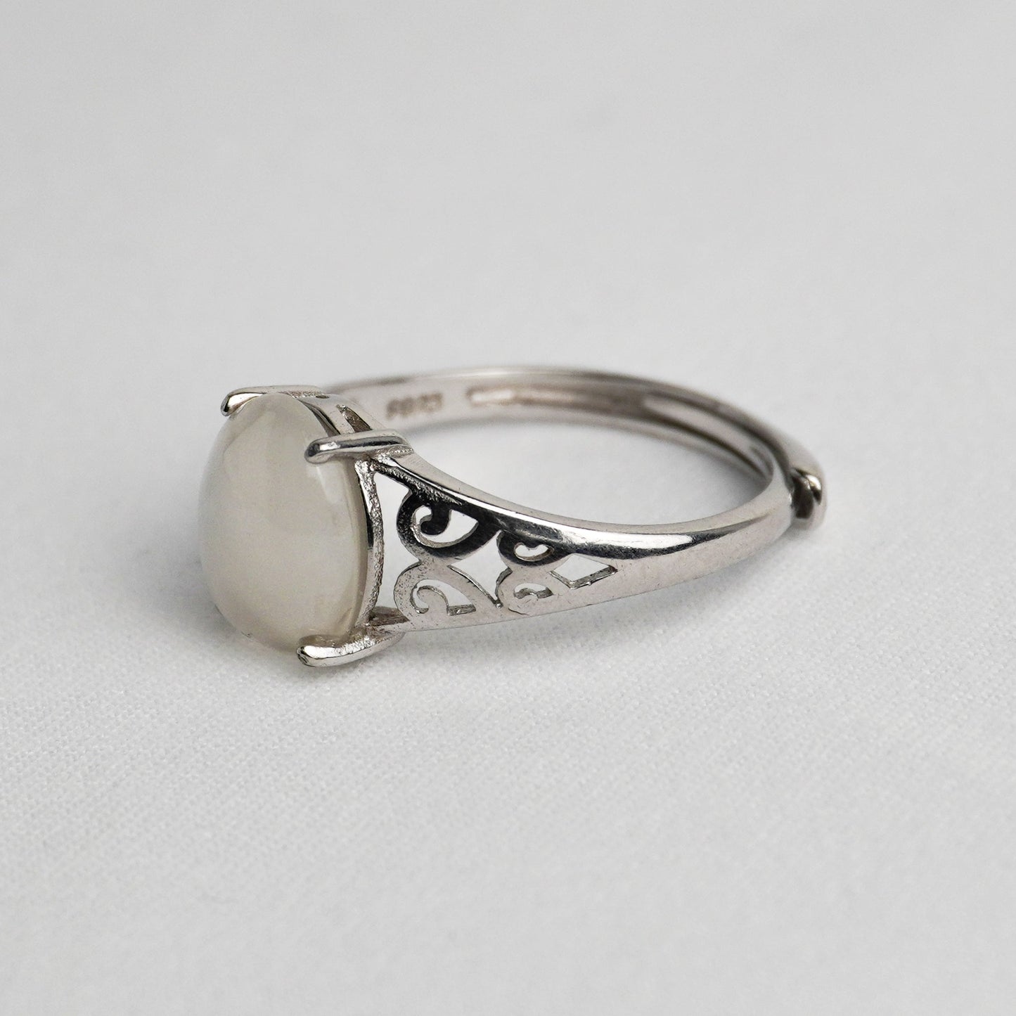 Anello in argento 925 con pietra di luna