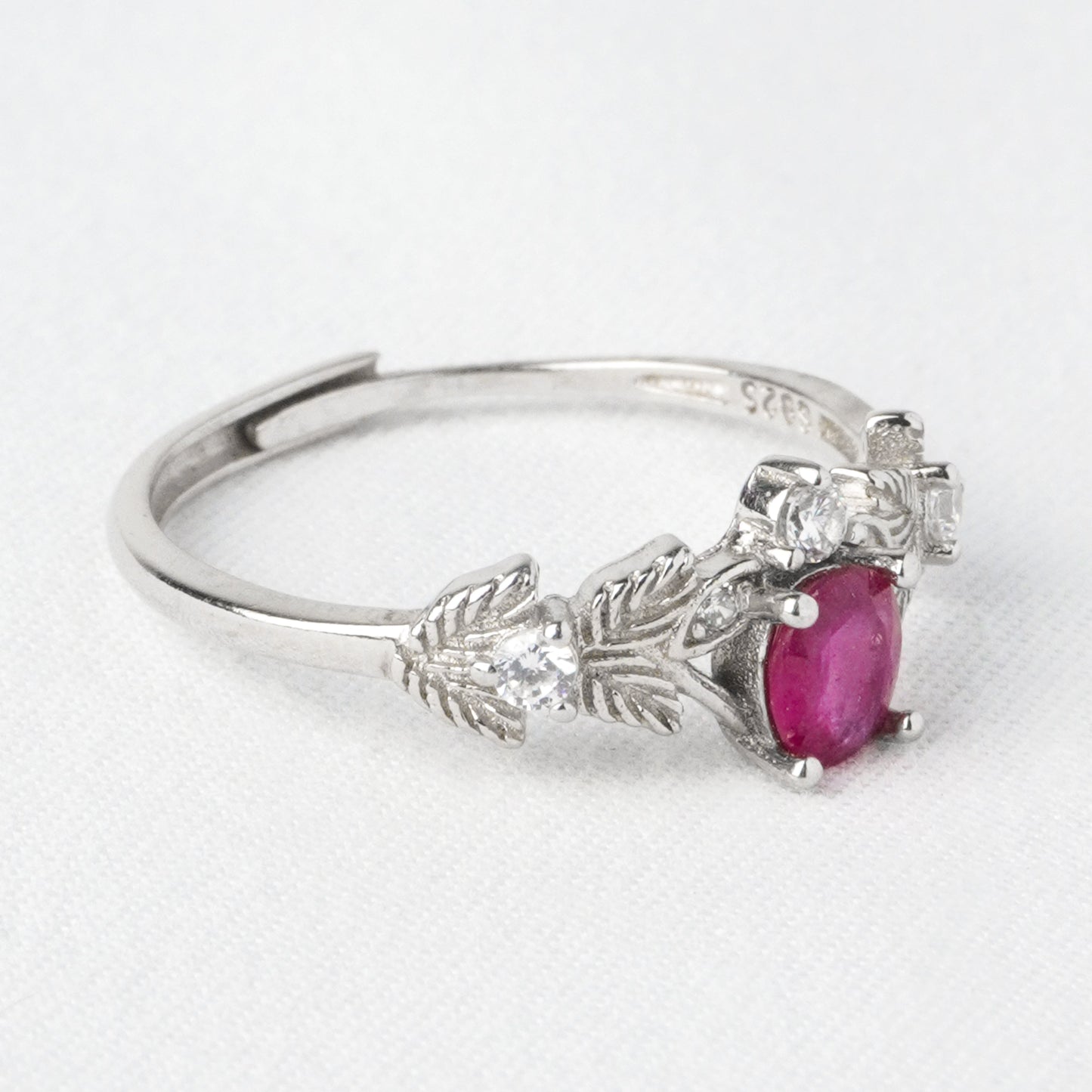 Anello Foglia di Luce – Rubino